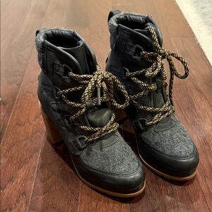 Stylish Women's Black and Gray Boots